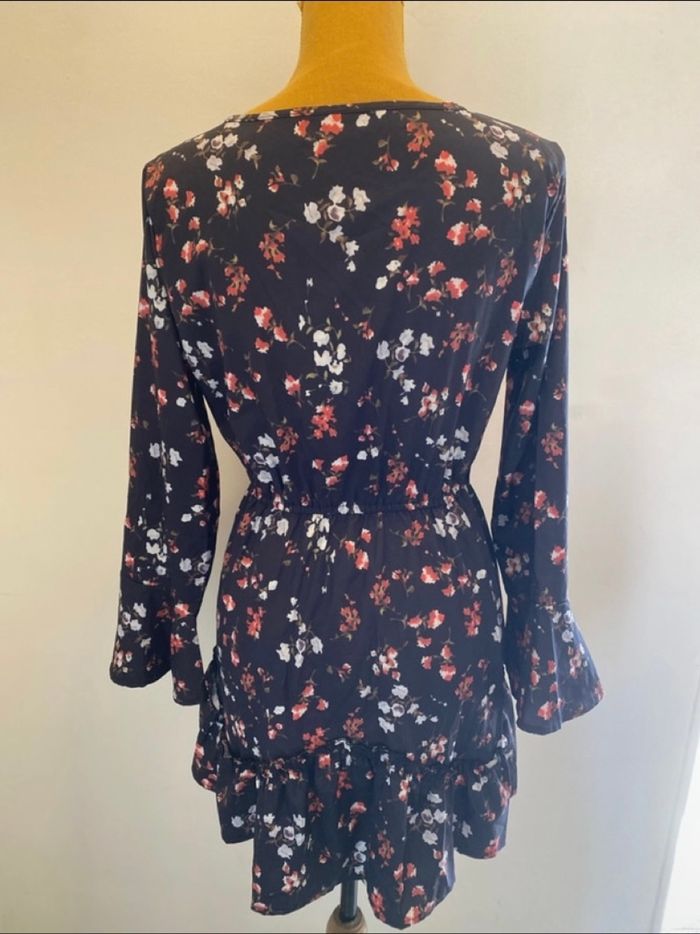 Robe fleurie taille M - photo numéro 2