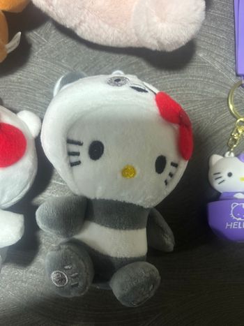 Peluche porte-clefs Hello Kitty neuf