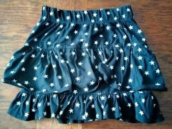 Jupe noir avec étoile