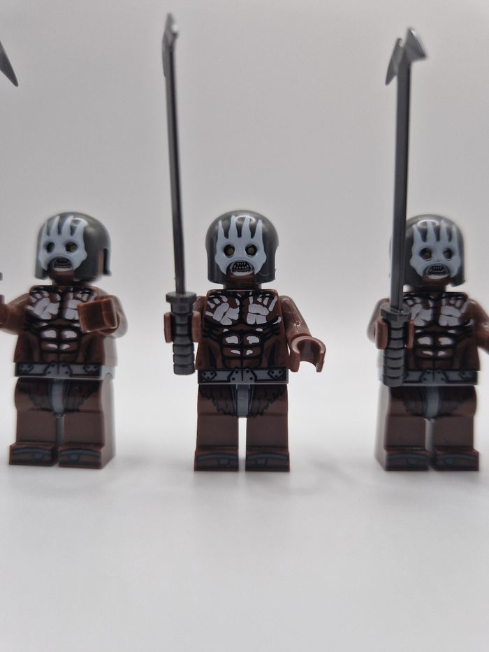 Figurines type lego 4 guerriers orcs seigneur des anneaux / hobbit - photo numéro 3