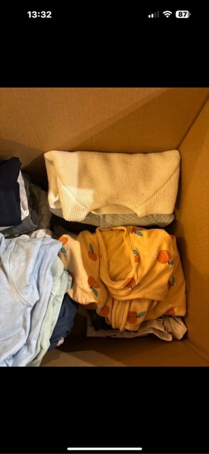 Lot vêtements bébé 1 mois et 4 biberons - photo numéro 3