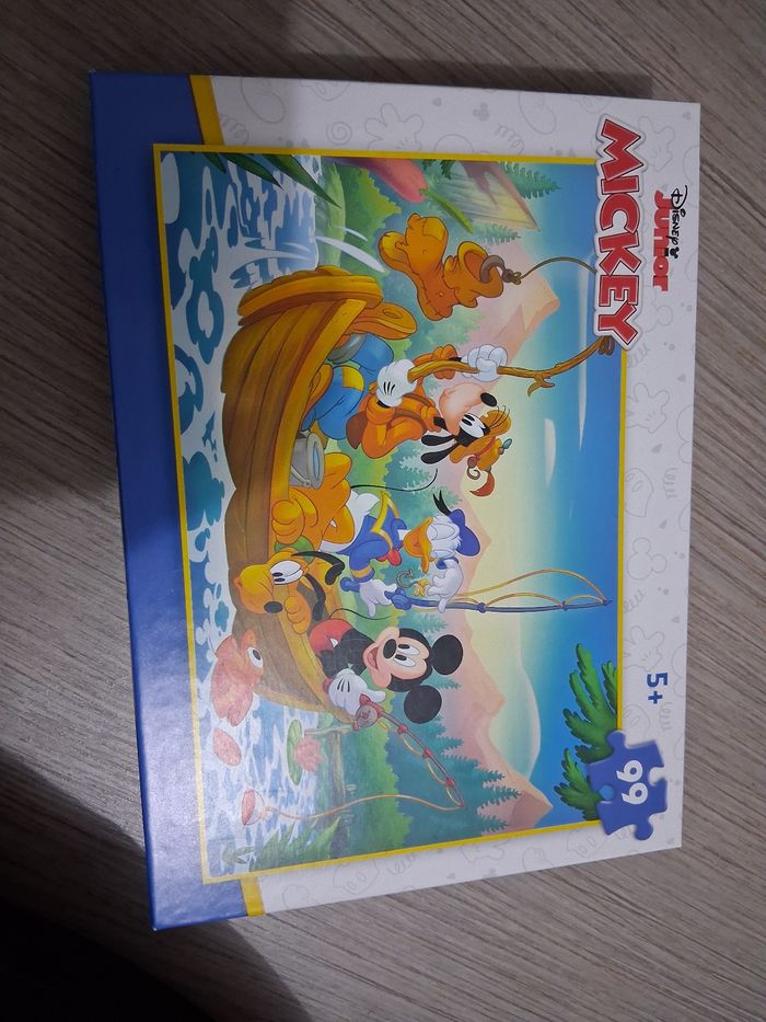 Puzzle Mickey 99 pièces