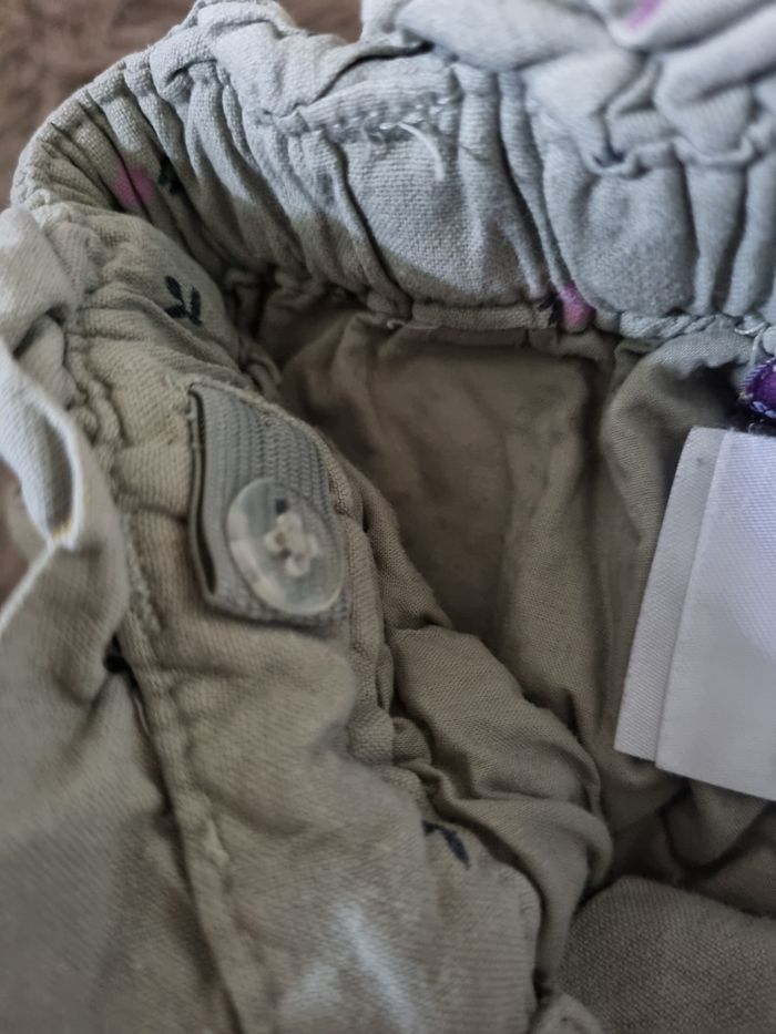 Short kaki à fleurs 2ans - photo numéro 5
