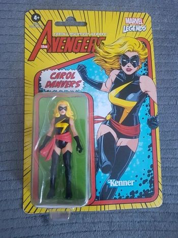 Figurine Marvel legends the avengers carol danvers retro vintage style comics book