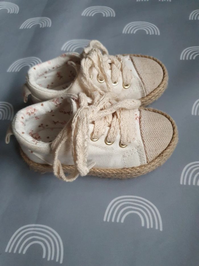 Chaussure taille 22 - photo numéro 2