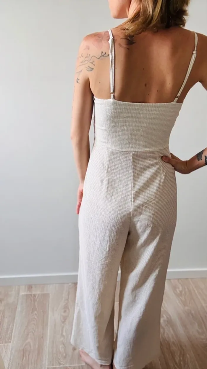 Combinaison beige Stradivarius taille M en parfait état - photo numéro 7