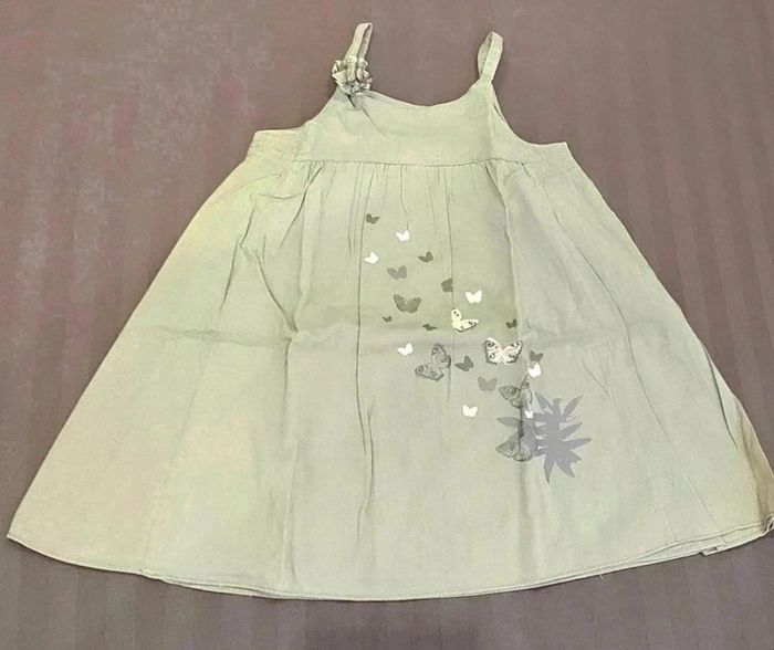 12 € Robe Vertbaudet Taille 2 ans (24 mois) Excellent état - photo numéro 2