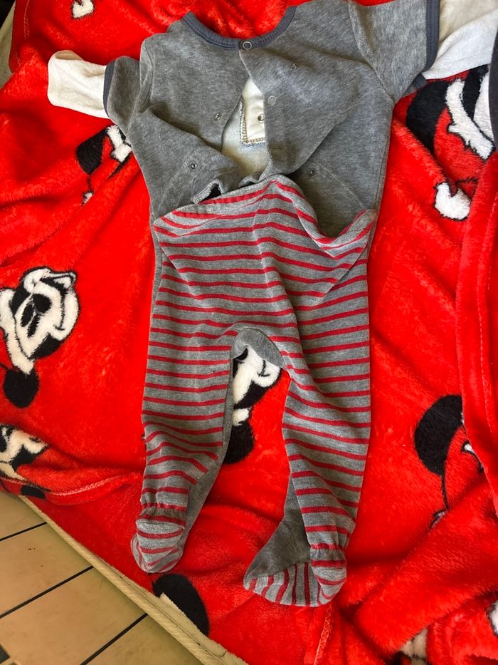 Pyjama - photo numéro 2