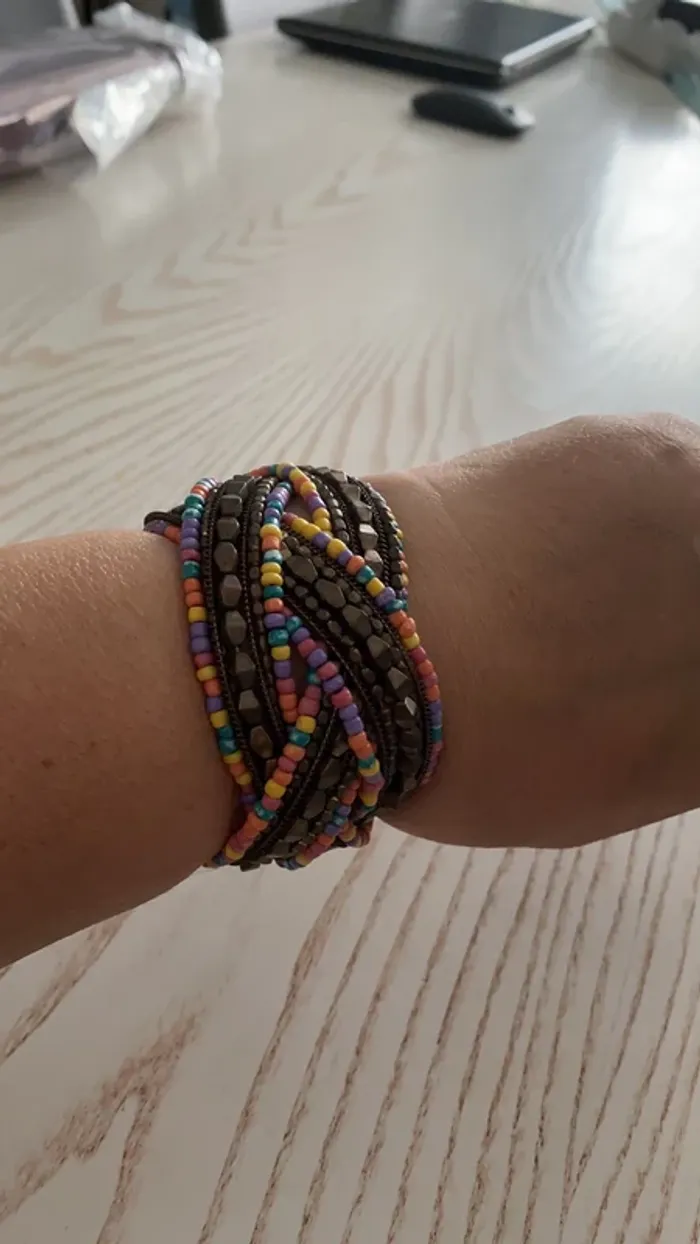 manchette perles colorées