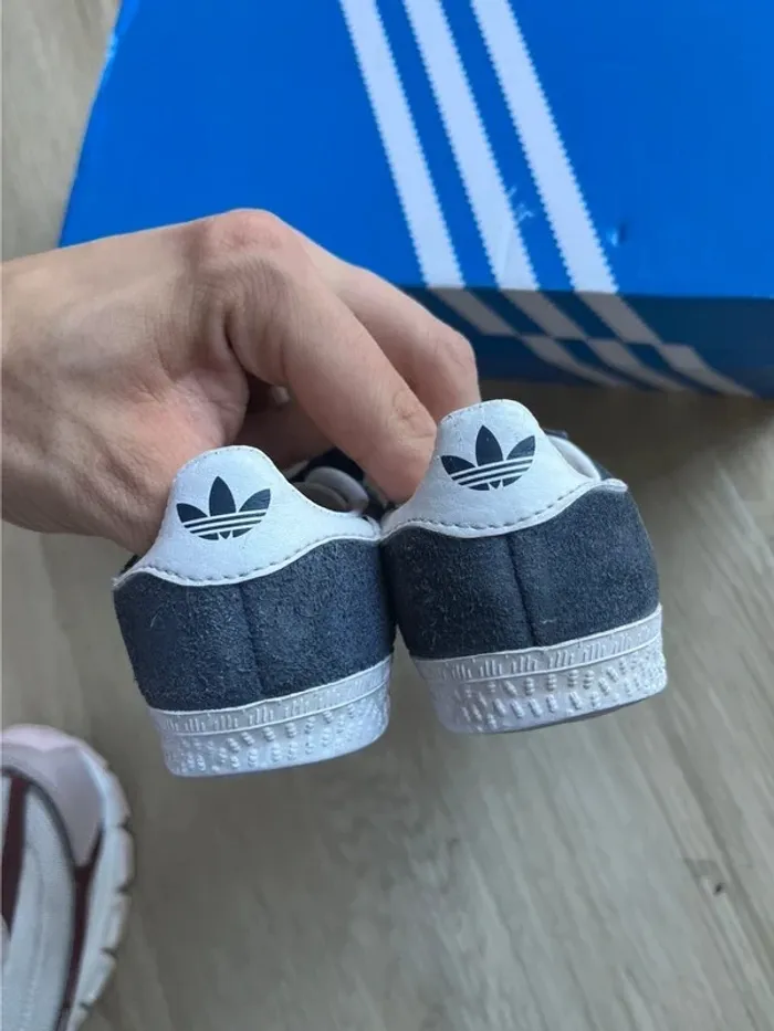 Adidas Gazelle Taille 23 - photo numéro 4