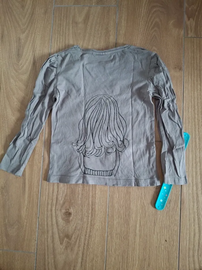 T-shirt manches longues 6 ans très bon état - photo numéro 4