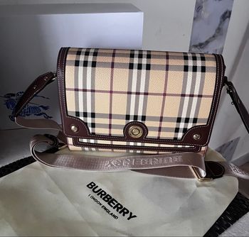 Sac burberry neuf modèle note