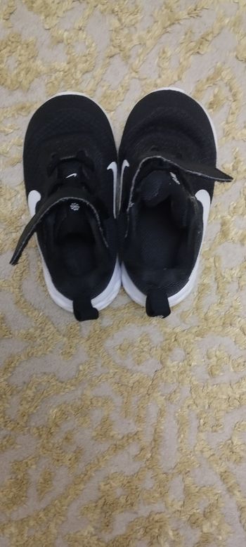 Basket Nike bébé 23,5