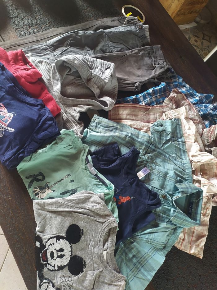 Lot 13 vêtements garçon 6 ans - photo numéro 2