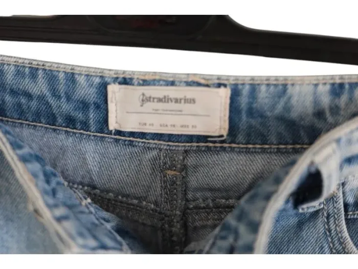 C60 short jeans bleu Stradivarius 40 - photo numéro 3