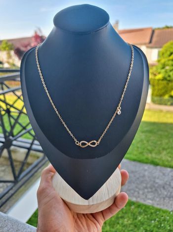 Collier dorée en acier inoxydable pendent infini avec strass minimaliste