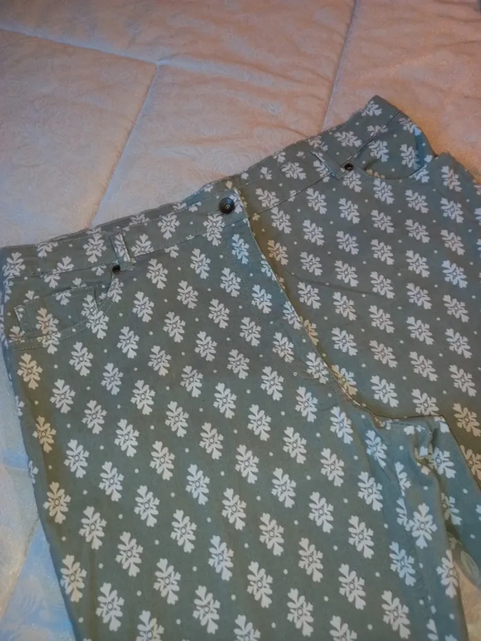 5€,Pantalon T48 - photo numéro 2