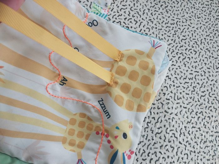 livre tissu bébé lilliputiens éveil sensoriel animaux doux interactif bébé - photo numéro 8