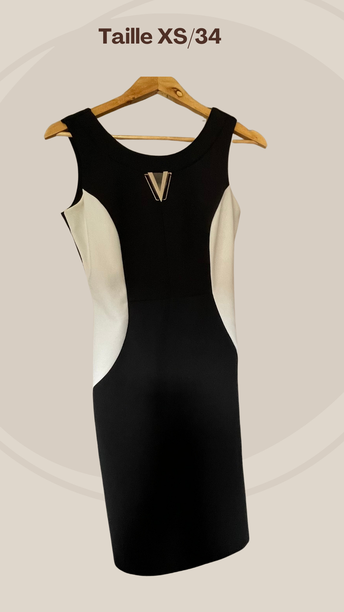 Robe cintrée noire et blanche
