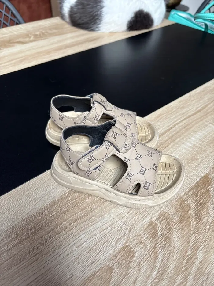 Nu pieds pointure 24 à scratch - photo numéro 2