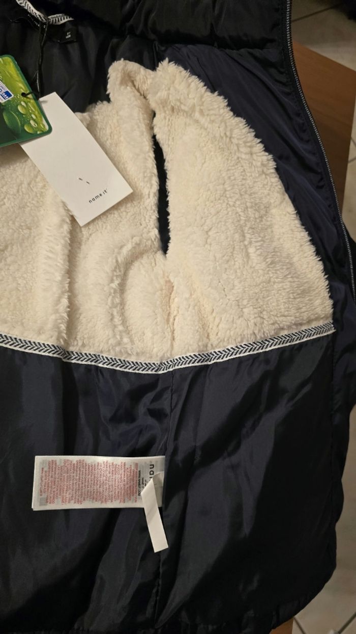 NEUVE (non portée) 🏷😍🥰🩷superbe DOUDOUNE CHAUDE (automne/hiver) 8 ANS fille 🩷🩷😍👌👌 - photo numéro 6