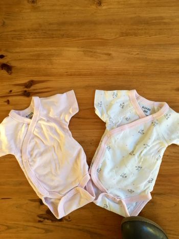 Lot de 2 bodies filles « kiabi » naissance