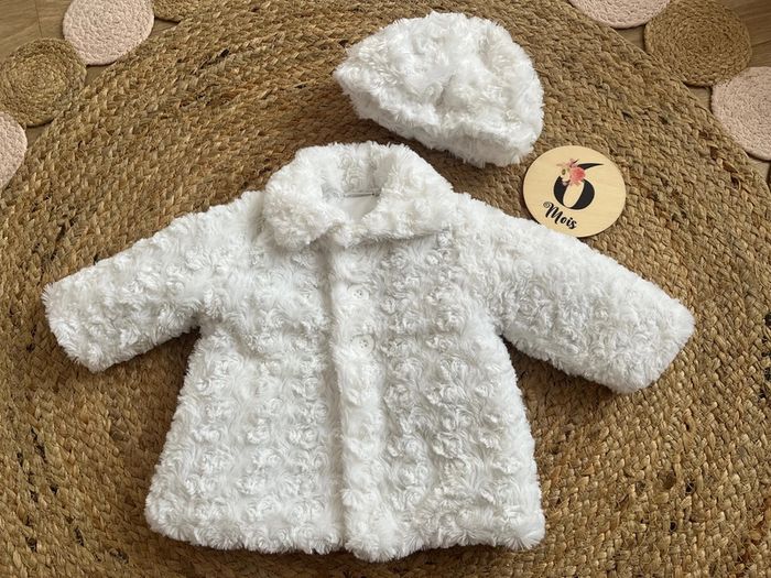 Manteau blanc avec béret - 6 mois