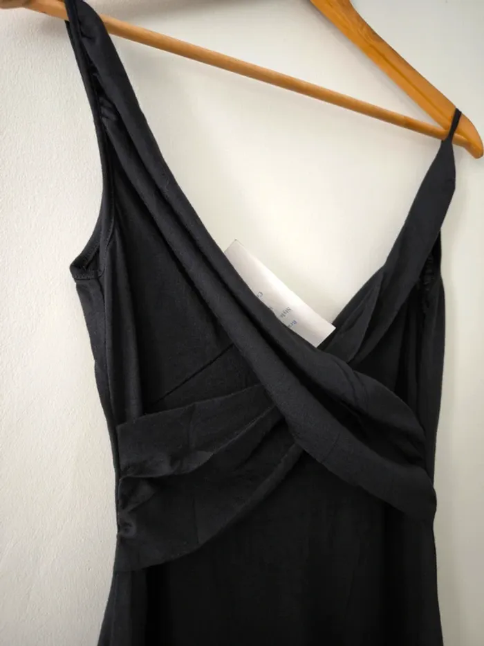 Robe noire drapée - Taille M - Neuve avec étiquette - photo numéro 2