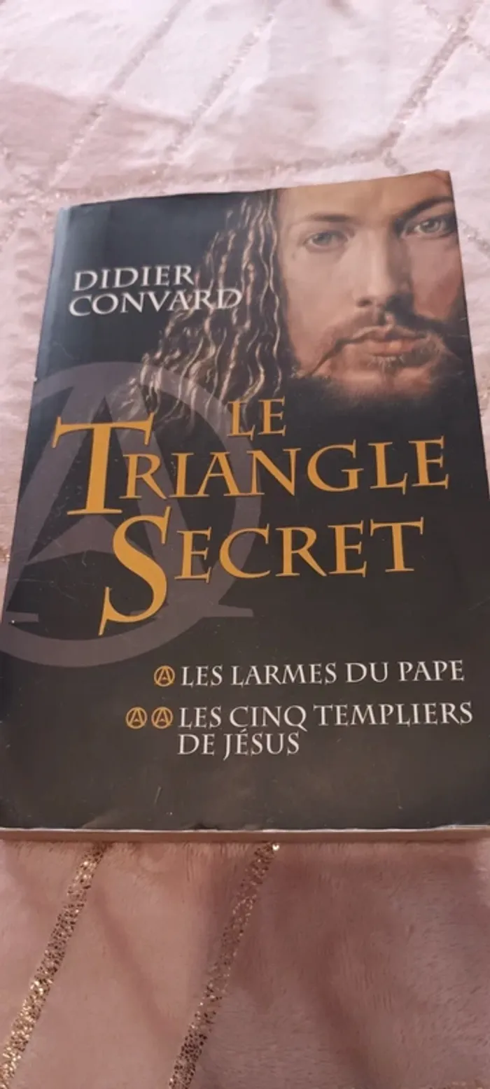 Livre le triangle secret