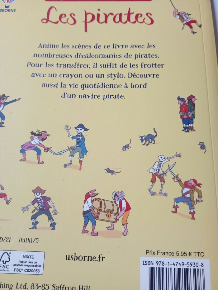 Livre avec décalcomanies les Pirates - photo numéro 5
