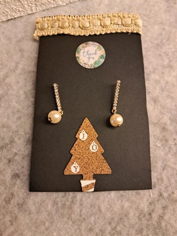 Boucles d'oreilles pendante perles et strass blanc - photo numéro 5