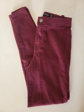 Jean Bershka -- Bordeaux -- Taille 34