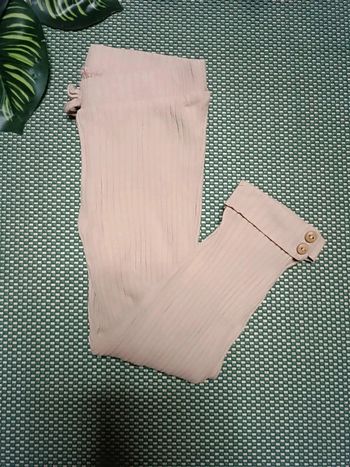 🔸Leggings côtelé vieux rose. Taille 24/36 mois. Bonne état🔸