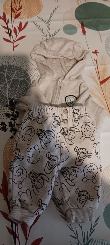 Ensemble bebe 1 mois marque kiabi winnie l.ourson