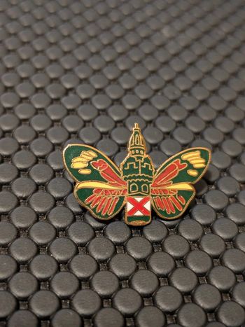 Pin's Champagne 🍾 Castellane Papillon