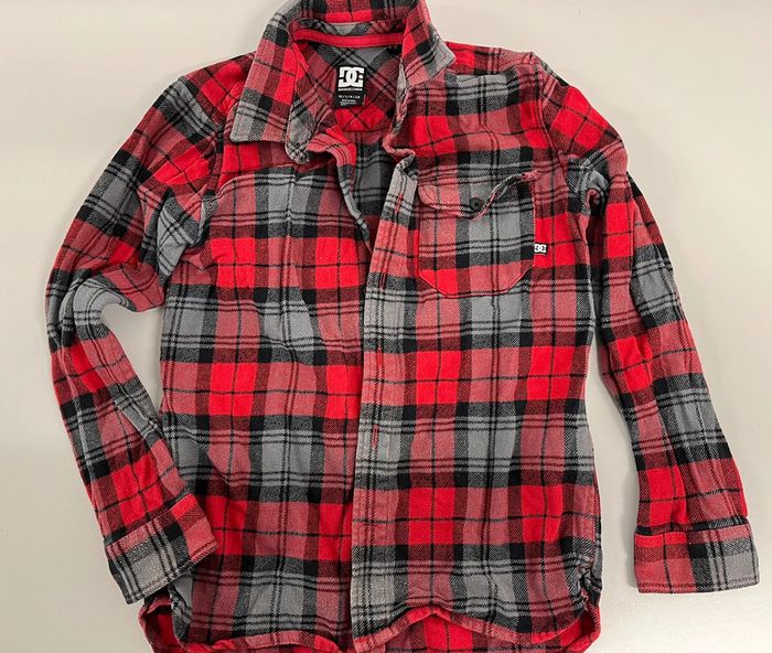 Chemise DC shoes 10 ans rouge et noire