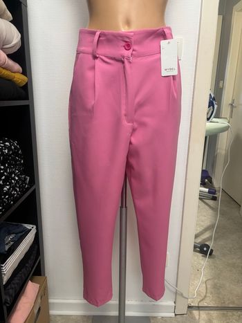 Pantalon habillé rose neuf
