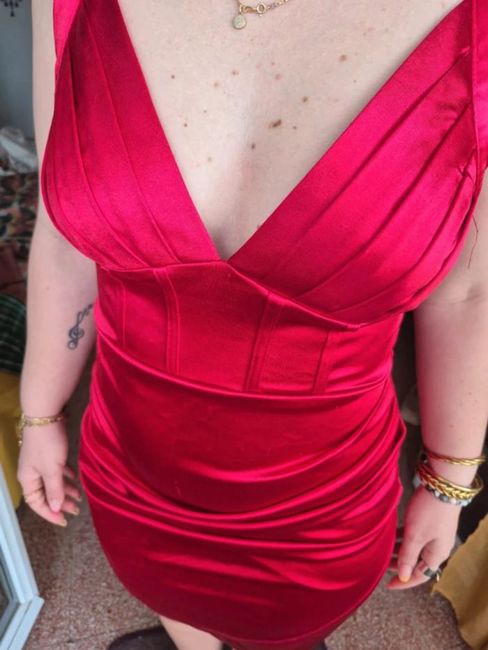 Robe uni rouge satin à bretelle - photo numéro 3