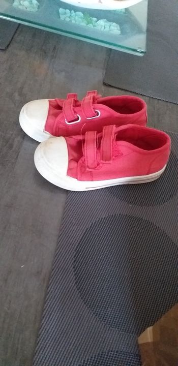 Baskets avec scratchs