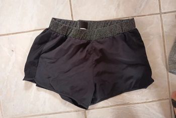 Short de sport taille M
