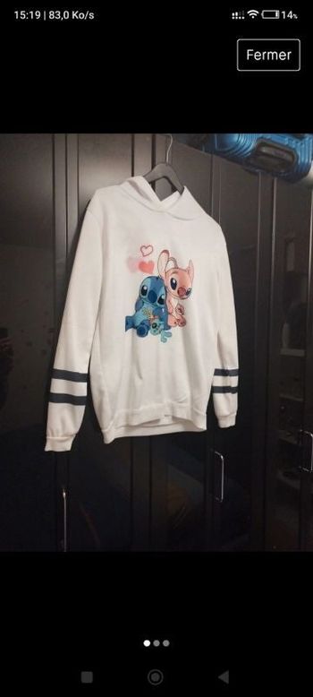 Sweat à capuche, bon état , manque le cordon capuche.