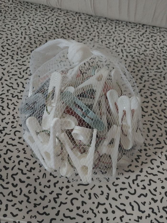 Lot de 30 pinces à linge colorées - photo numéro 2