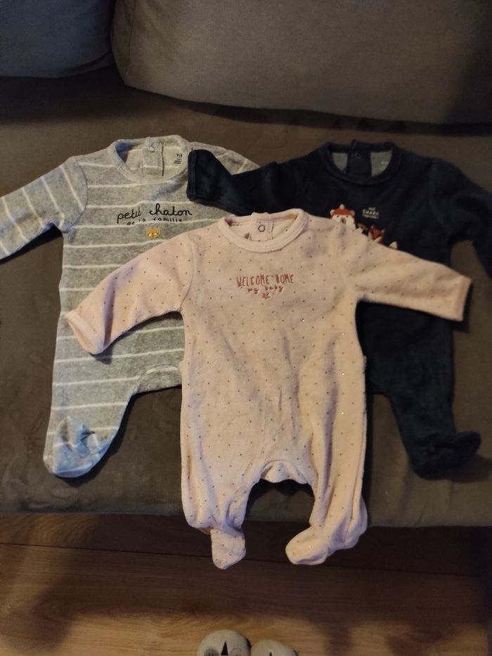 Lot 3 pyjama pilou pilou 1 mois - photo numéro 4