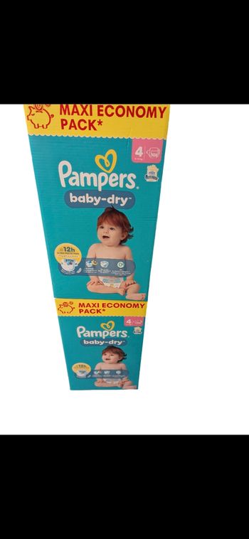 2 cartons de couches Pampers taille 4