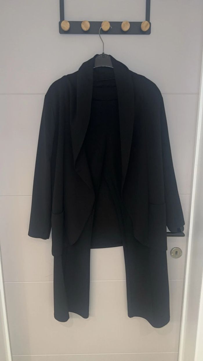 Ensemble pantalon fluide + veste élégante