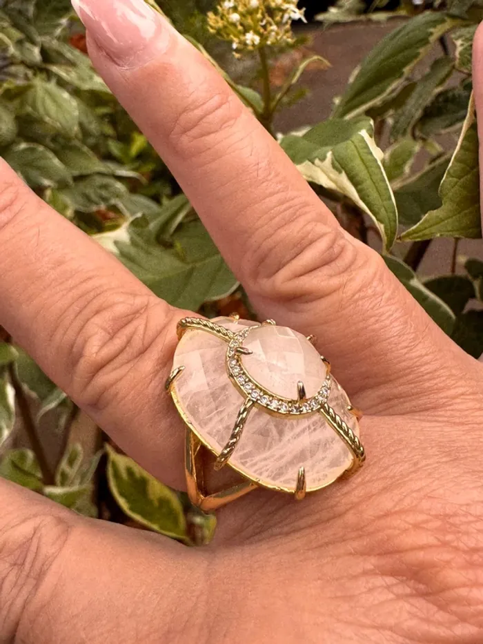 Grosse bague habaha Paris zircons et jade blanc tout en transparence acier inoxydable or réglable