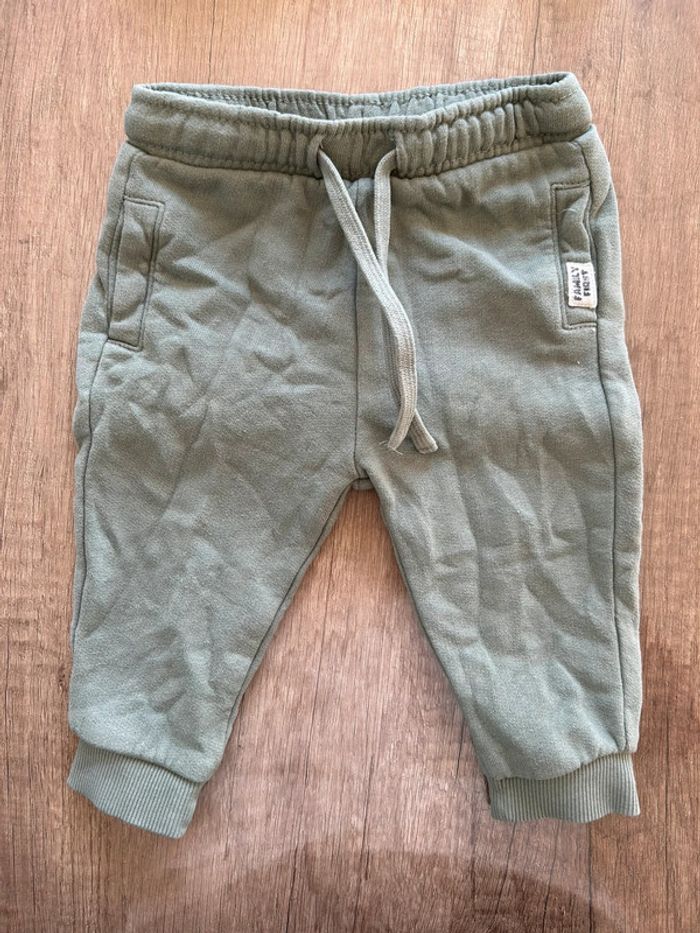 Ensemble jogging 6 mois - photo numéro 2