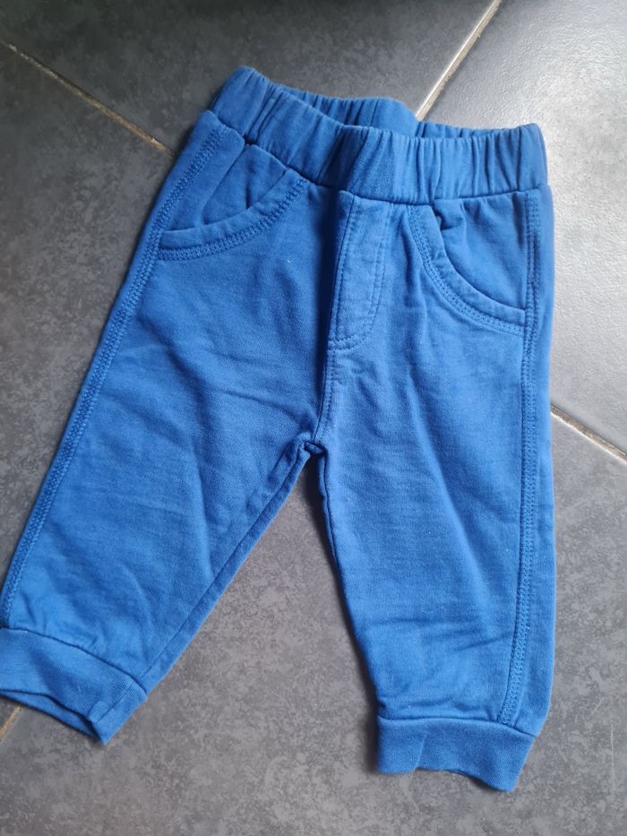 Pantalons 9 mois - photo numéro 2