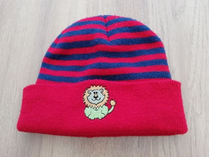 Bonnet T.4 ans
