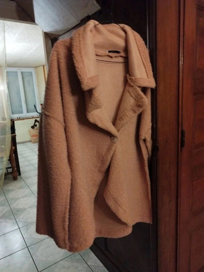 Manteau fausse fourrure rose pâle vintage L/40 - photo numéro 2